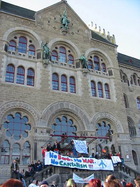 Kundgebung vor dem Bundesamt für Wehrtechnik und Beschaffung (BWB) in Koblenz